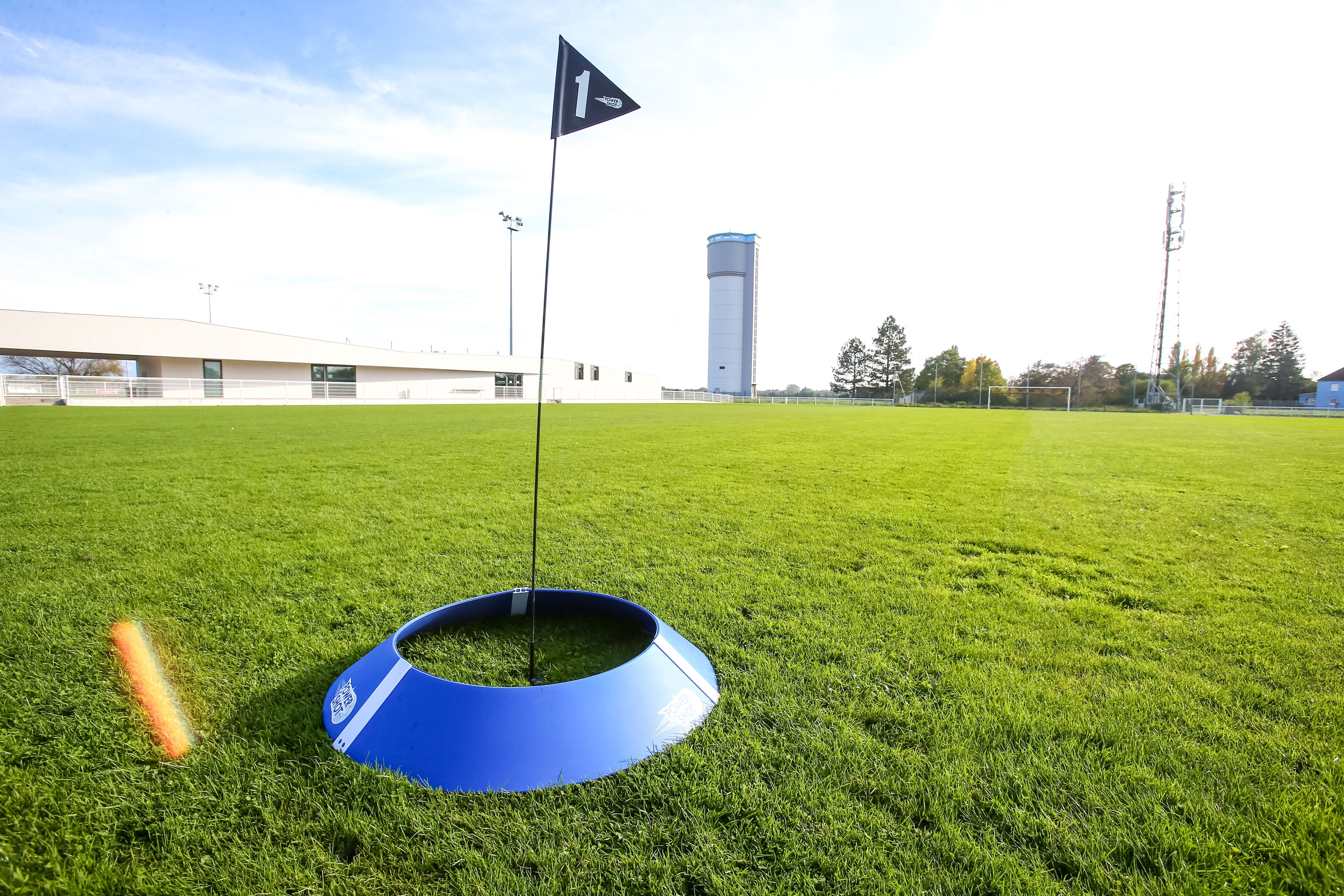 Kit de cible de FOOT GOLF avec jalon et drapeau