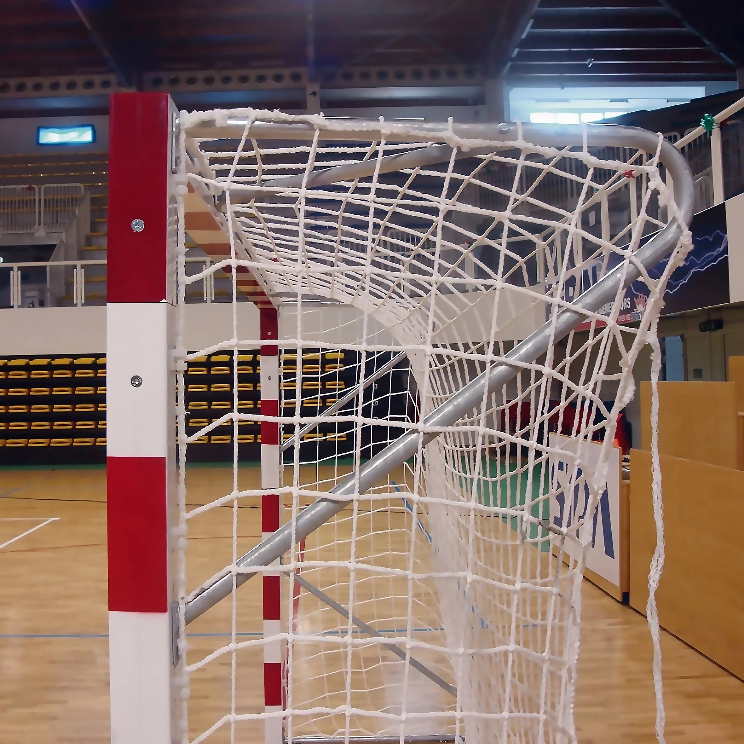 But de handball à sceller en acier